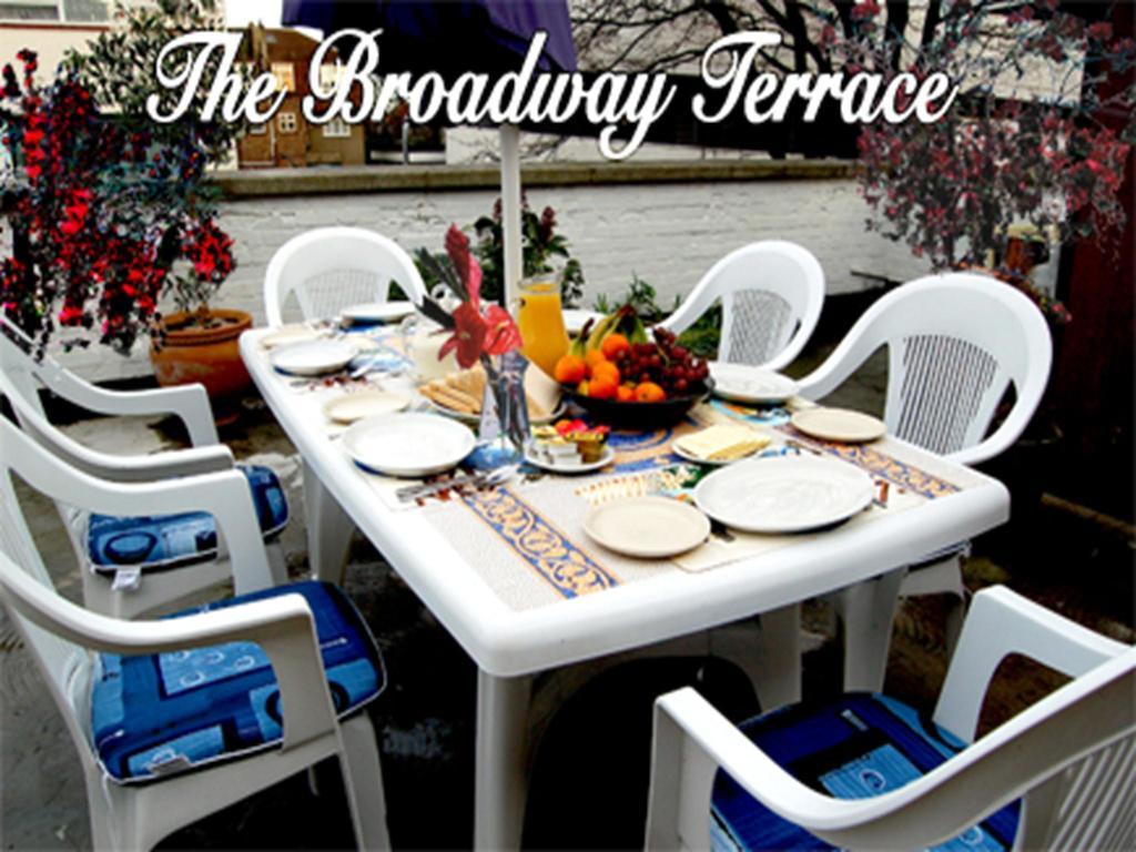 Broadway Lodge Bed And Breakfast Surbiton Exteriér fotografie